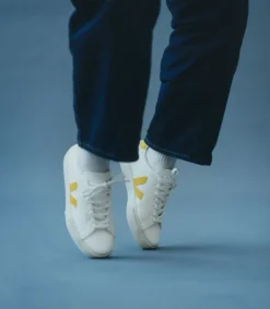 VEJA CAMPO LEATHER WHITE TONIC