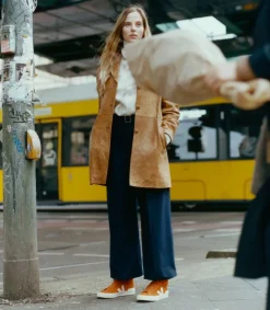 Women VEJA MINOTAUR SUEDE PUMPKIN PIERRE