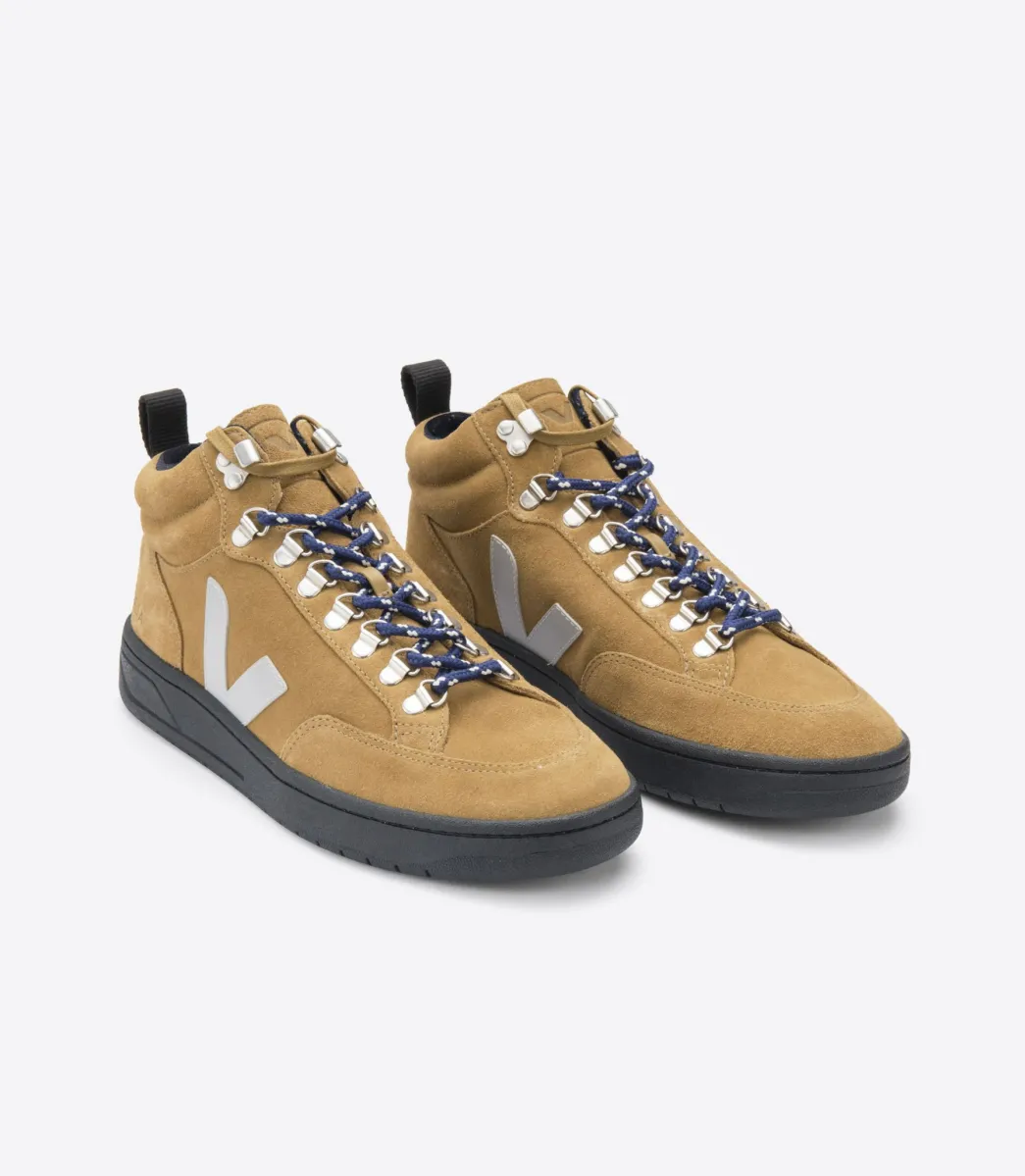 VEJA RORAIMA SUEDE TENT GREY BLACK SOLE