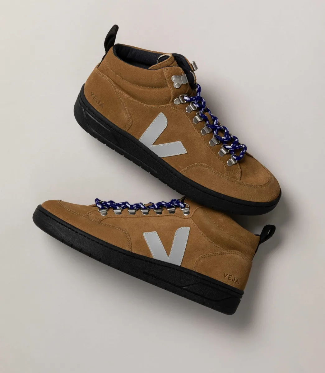 VEJA RORAIMA SUEDE TENT GREY BLACK SOLE