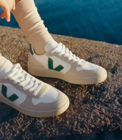 VEJA V-10 B-MESH WHITE BRITTANY