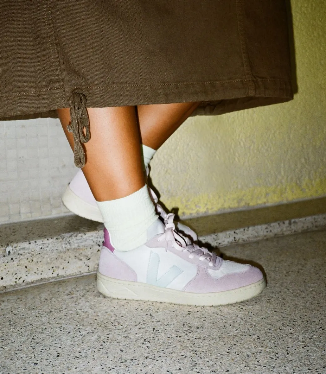 Women VEJA V-10 LEATHER GRAVEL MENTHOL PARME