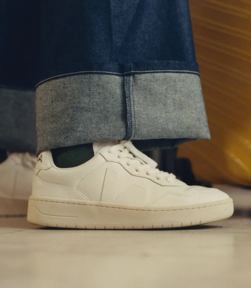 Women VEJA V-90 LEATHER WHITE