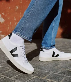 VEJA V-10 LEATHER WHITE BLACK