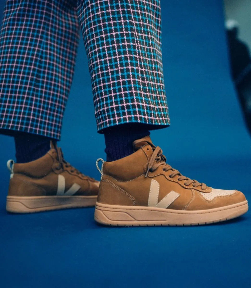 Women VEJA V-15 NUBUCK CAMEL DESERT