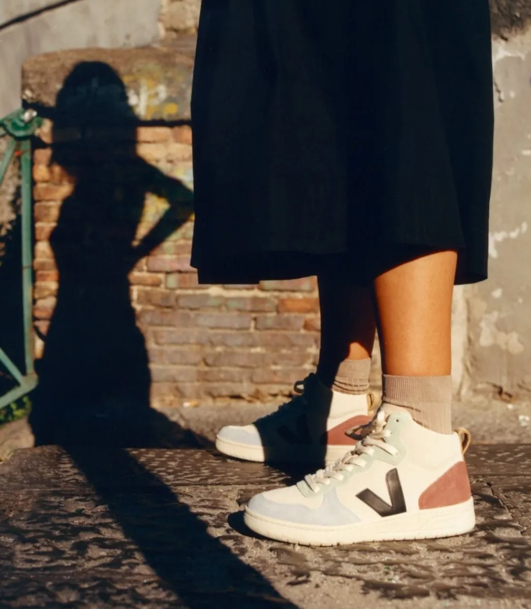 VEJA V-15 SUEDE MULTICO NATURAL BLACK