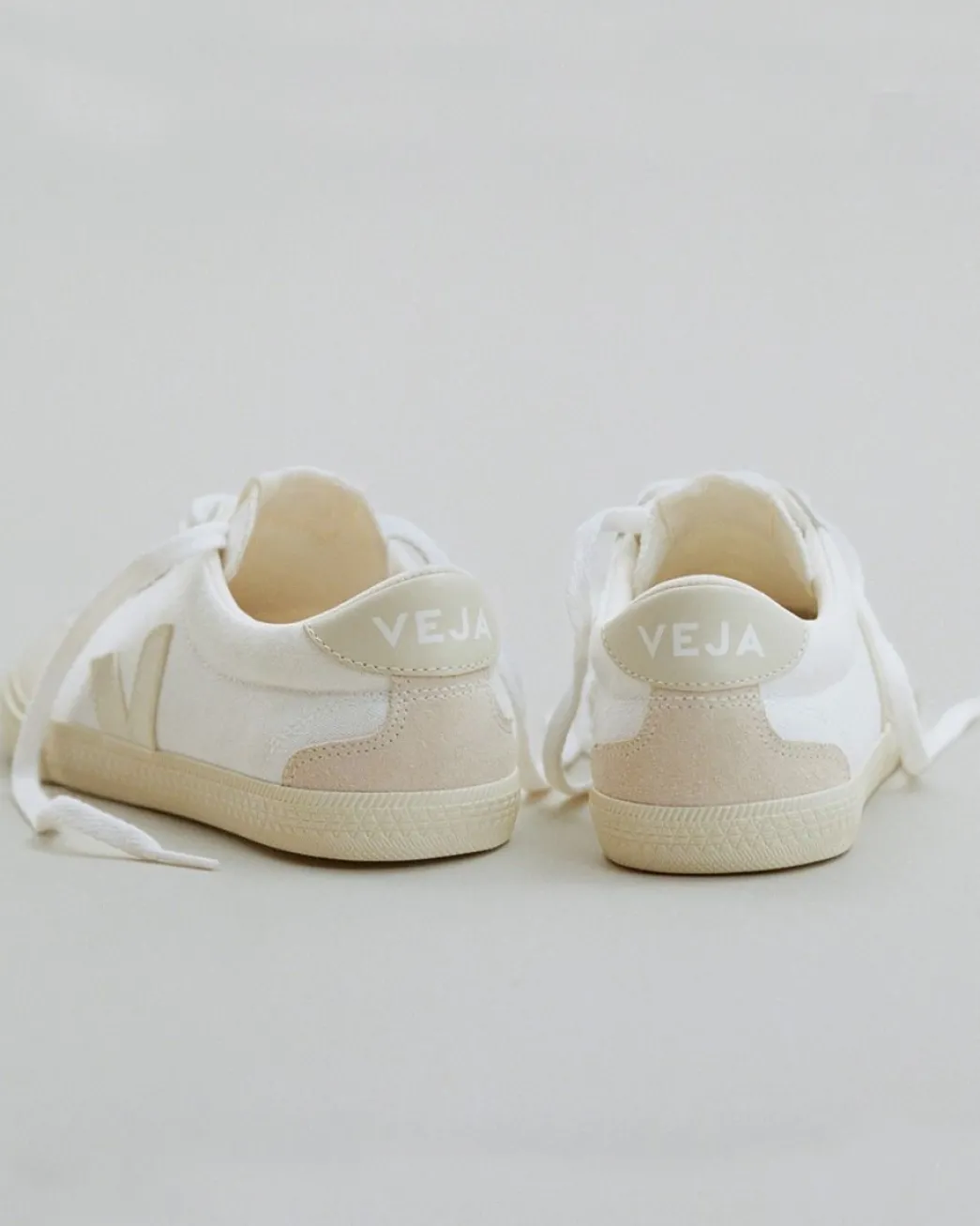 Women VEJA VOLLEY CANVAS WHITE PIERRE