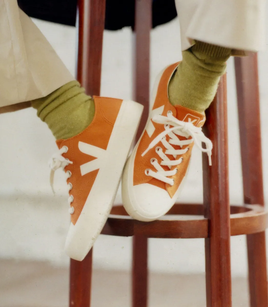 Women VEJA WATA II LOW CANVAS PUMPKIN PIERRE